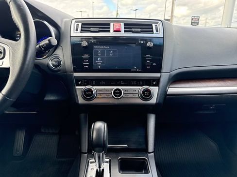 Used 2017 Subaru Outback 2.5i Limited AWD/4WD image 22