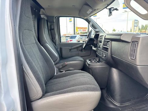 Used 2024 GMC Savana 2500 w/ Driver Convenience Package image 28