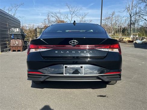 Certified 2023 Hyundai Elantra SEL image 34