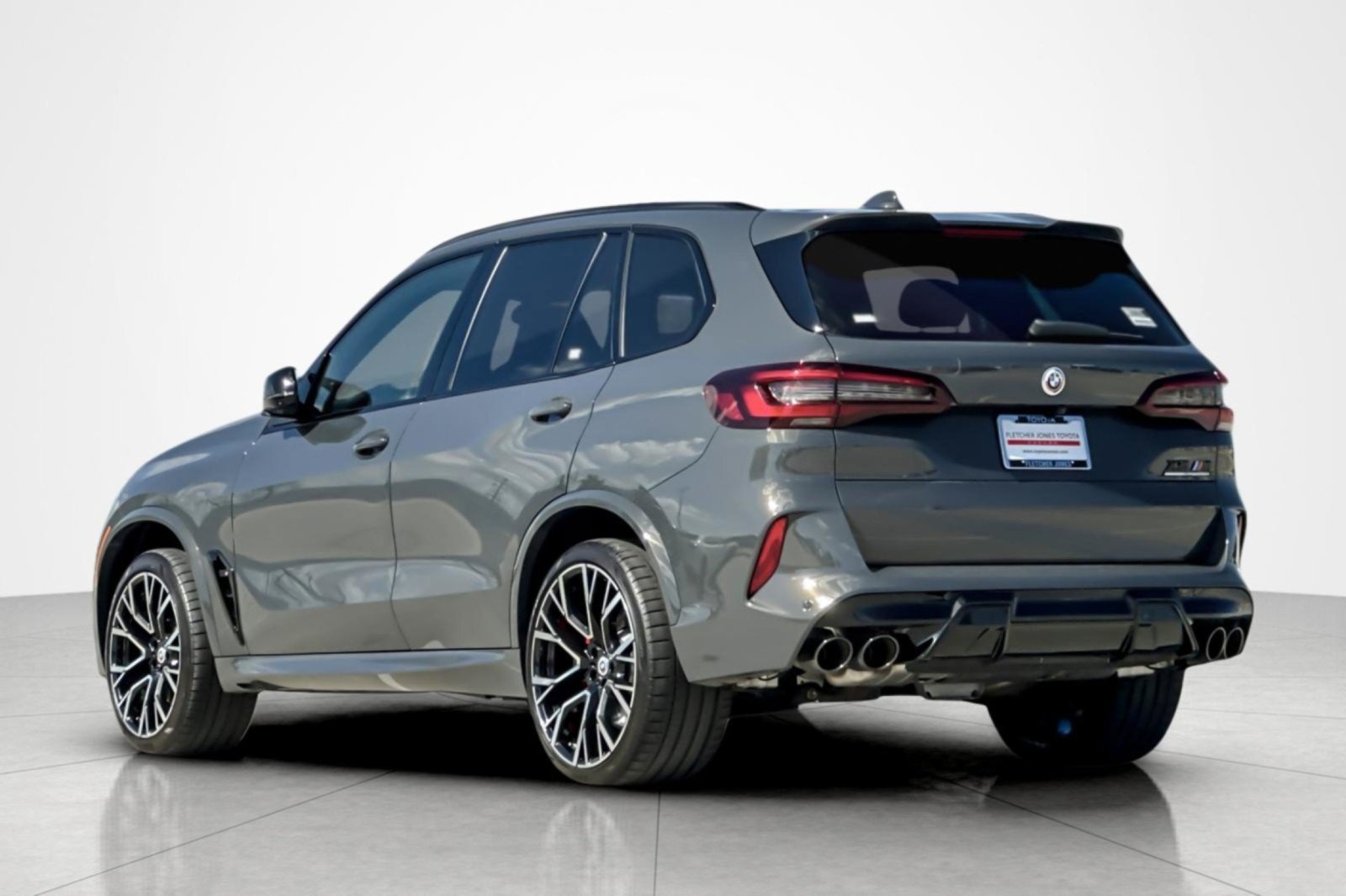 Used 2022 BMW X5 M w/ Competition Package 2 AWD/4WD image 3