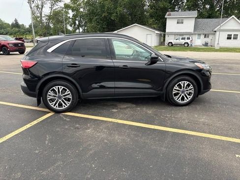 Used 2022 Ford Escape SEL w/ Class II Trailer Tow Package AWD/4WD image 2