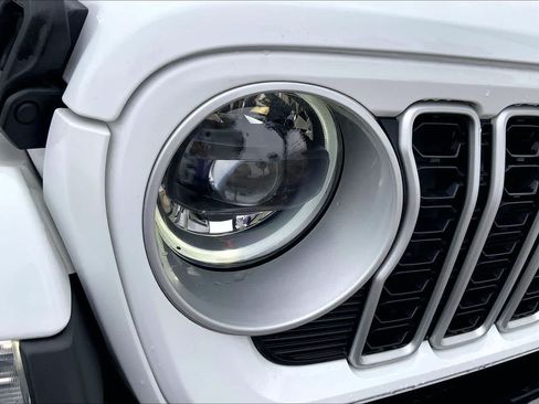 Used 2024 Jeep Wrangler Unlimited Sahara AWD/4WD image 28