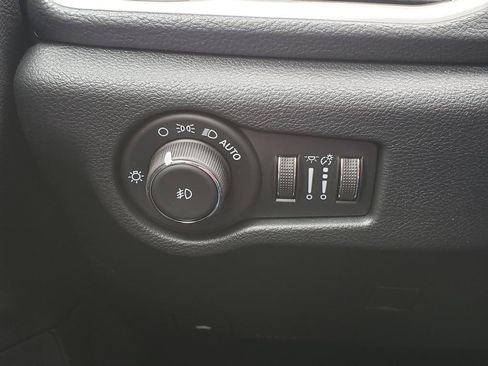 New 2026 Chrysler Pacifica Select AWD/4WD image 23