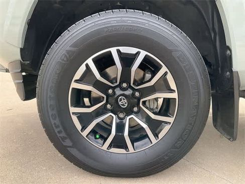 Used 2023 Toyota Tacoma TRD Sport w/ Technology Package image 12