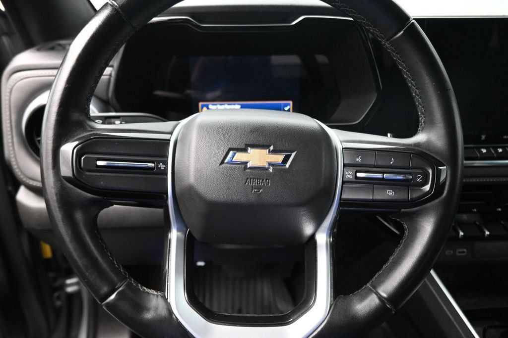 Used 2023 Chevrolet Colorado LT AWD/4WD image 19