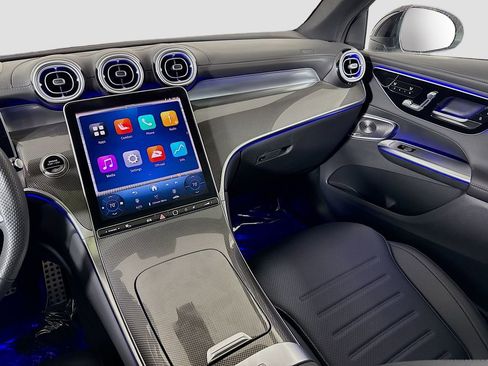 Used 2025 Mercedes-Benz GLC 300 4MATIC w/ AMG Line image 25