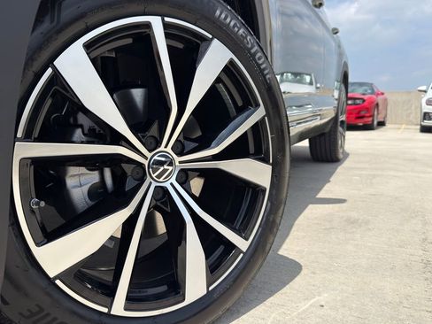 New 2026 Volkswagen Atlas SEL Premium R-Line AWD/4WD image 4