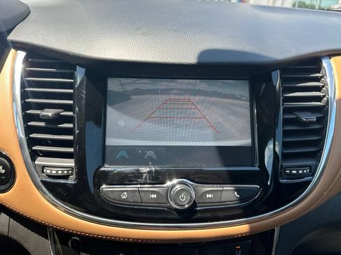 Used 2017 Chevrolet Trax Premier w/ Driver Confidence II Package FWD image 8