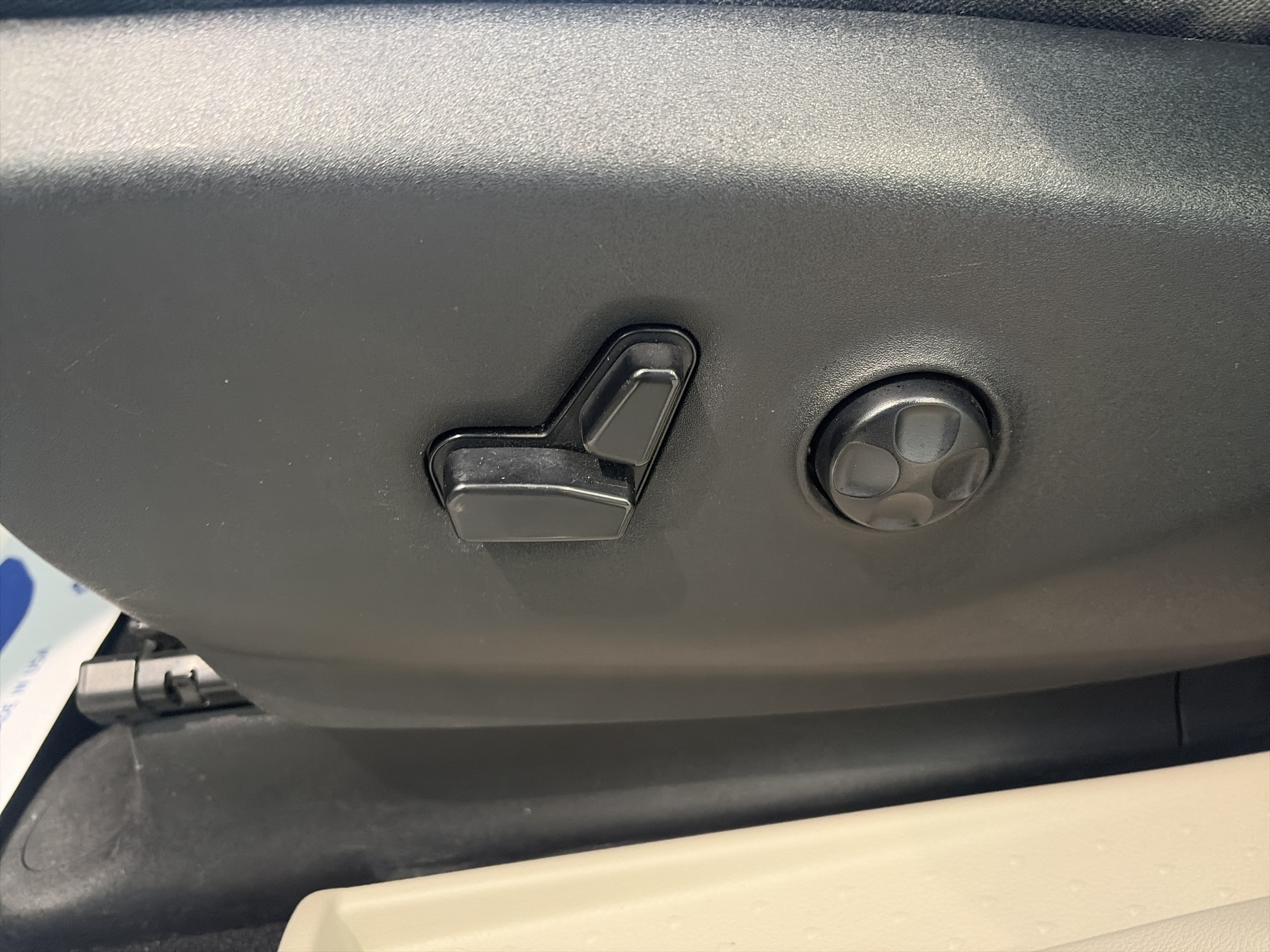 Used 2017 Chrysler Pacifica LX FWD image 14