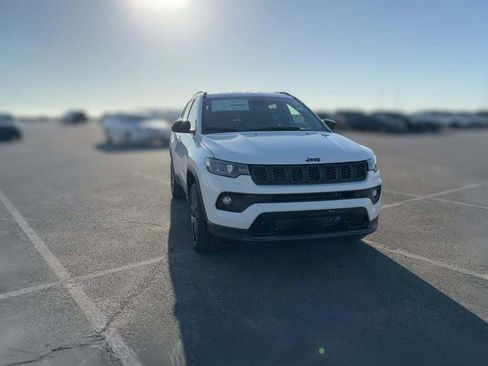 New 2026 Jeep Compass Latitude image 17
