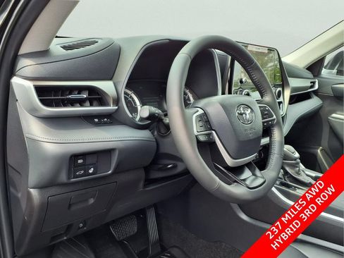 Used 2026 Toyota Highlander XLE AWD/4WD image 17