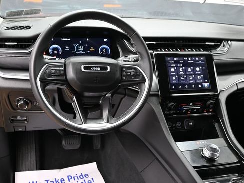 Used 2023 Jeep Grand Cherokee L Laredo AWD/4WD image 32