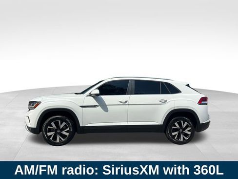 Used 2021 Volkswagen Atlas Cross Sport SE image 2