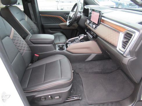 Used 2023 GMC Canyon Denali AWD/4WD image 10