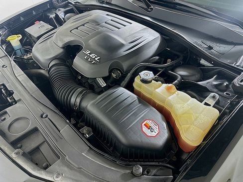 Used 2017 Chrysler 300 S w/ 300S Premium Group image 32