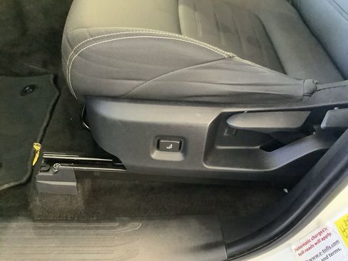 Used 2024 Toyota Tacoma TRD Off-Road image 29