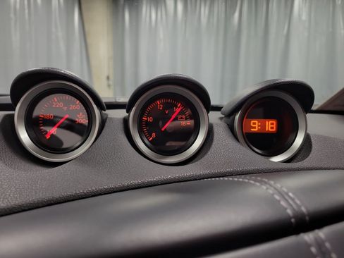 Used 2020 Nissan 370Z w/ Sport Package image 19