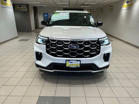 Certified 2025 Ford Explorer Platinum w/ Ultimate Package image 31