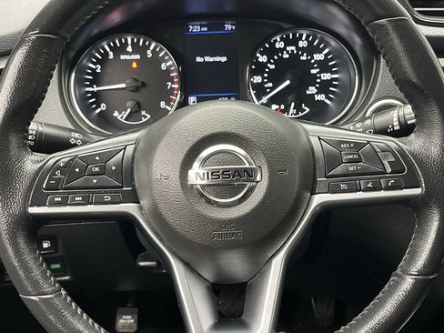 Used 2019 Nissan Rogue SV AWD/4WD image 12