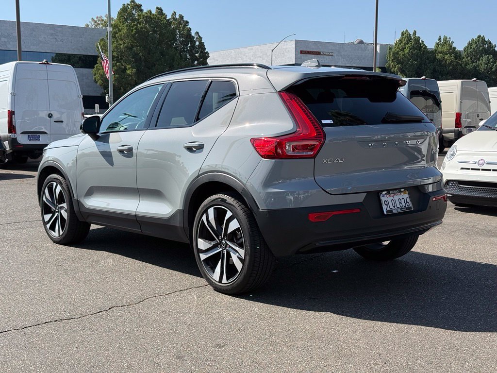 Used 2025 Volvo XC40 B5 Plus w/ Climate Package AWD/4WD image 7