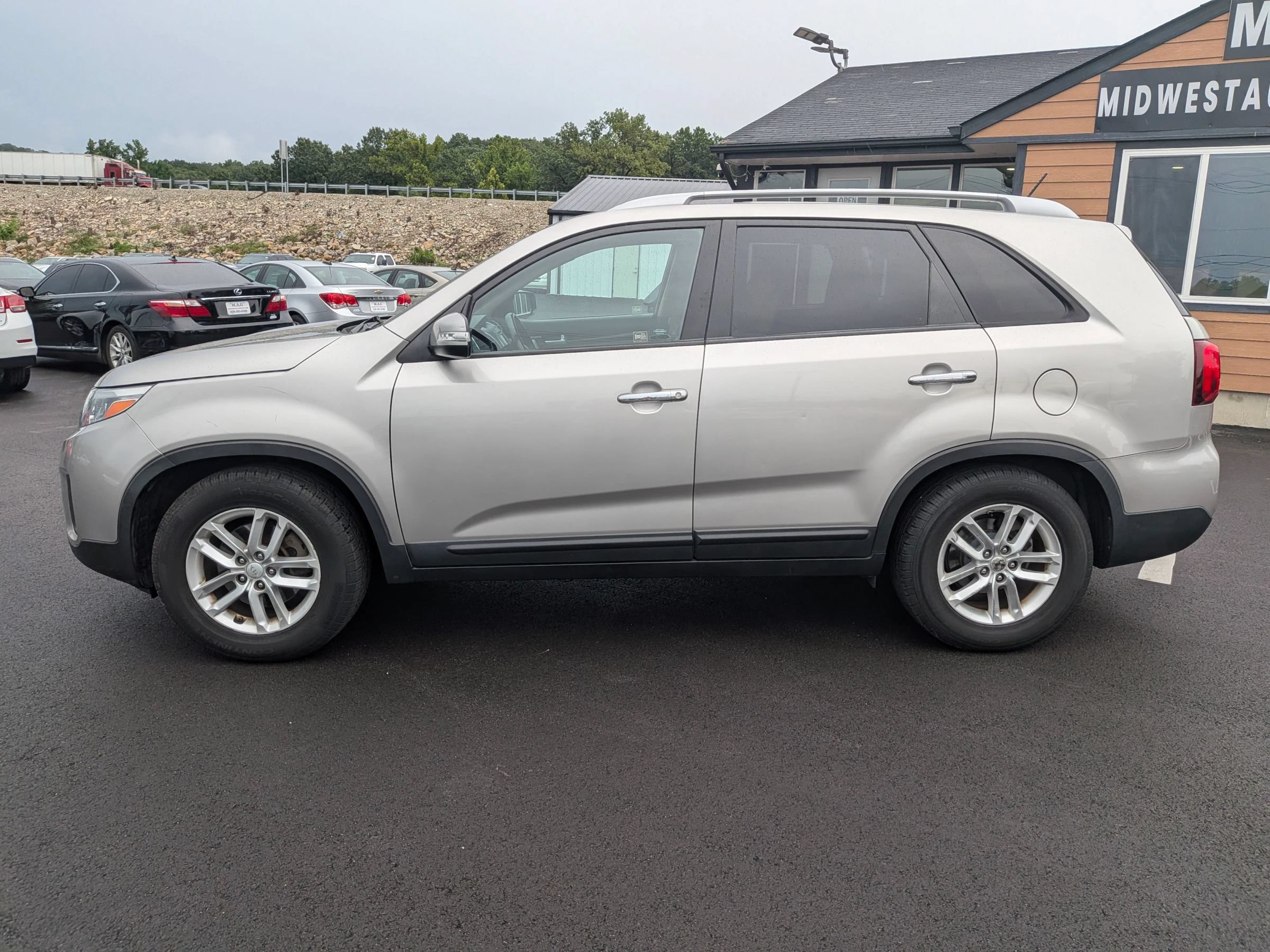 Used 2014 Kia Sorento LX FWD image 3