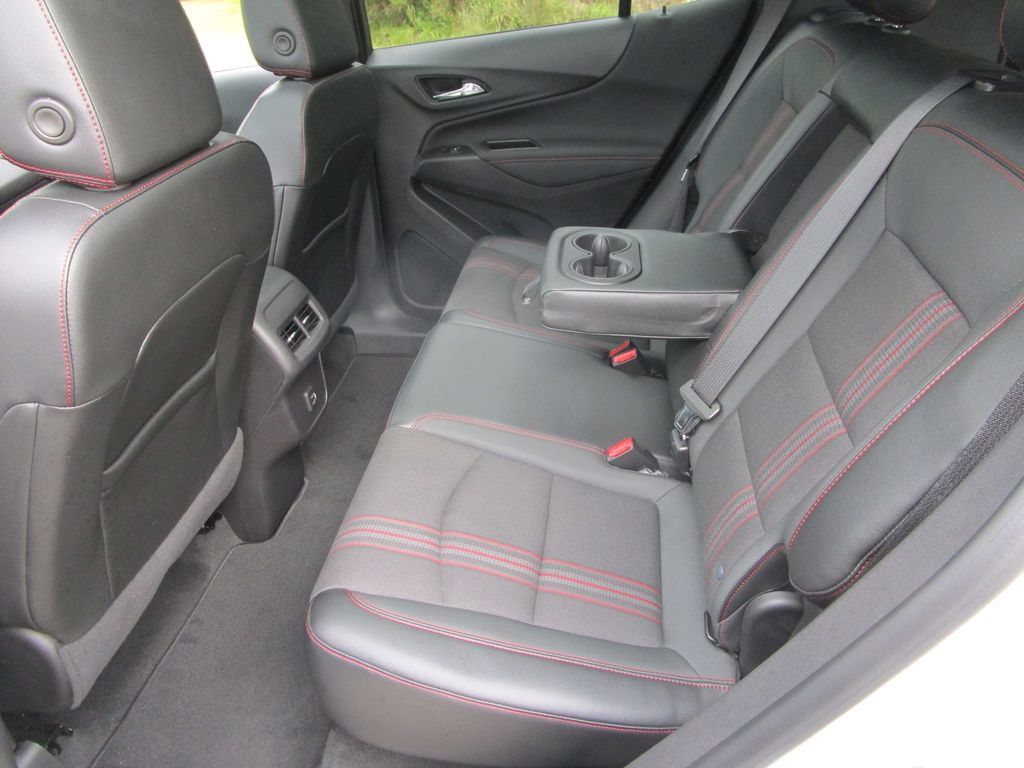 Used 2024 Chevrolet Equinox RS FWD image 21