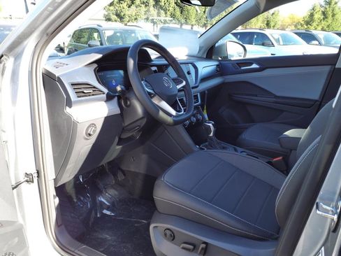 New 2024 Volkswagen Taos SE image 21