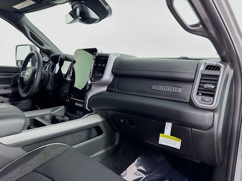 New 2026 RAM 2500 Laramie AWD/4WD image 30