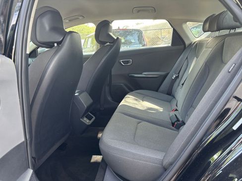 Used 2025 Kia K4 FWD image 25