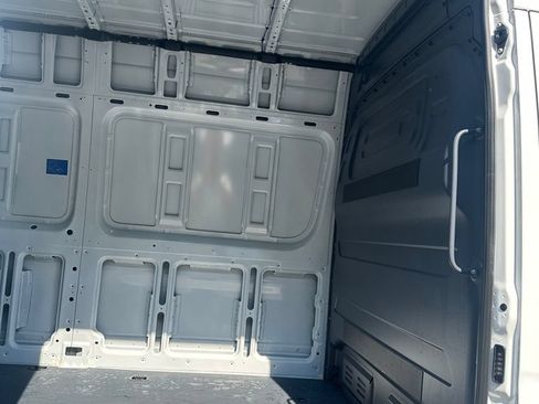 Used 2024 Mercedes-Benz eSprinter 170 Cargo image 24
