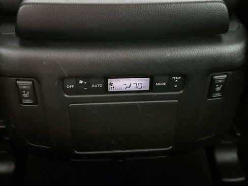 Used 2014 INFINITI QX80 4WD w/ Deluxe Touring Package image 34