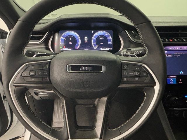 Used 2025 Jeep Grand Cherokee L Limited w/ Luxury Tech Group II AWD/4WD image 25