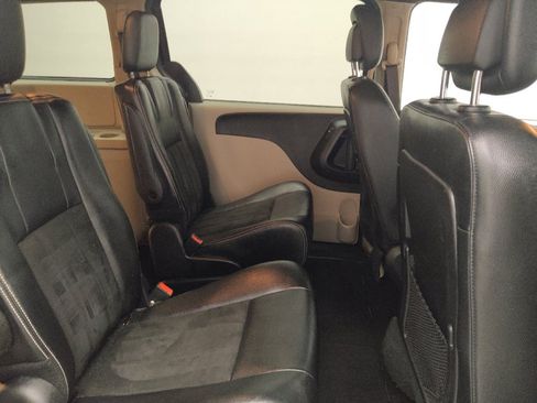 Used 2019 Dodge Grand Caravan SXT FWD image 19