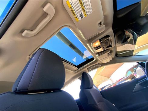 Used 2024 Subaru Impreza 2.0i Sport image 13