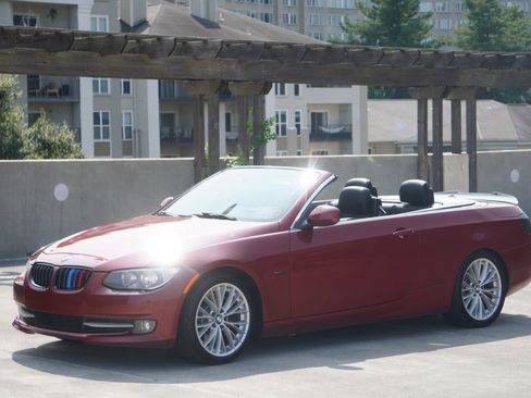 Used 2011 BMW 335i 335i Convertible 2D image 17