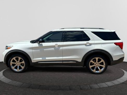 Used 2020 Ford Explorer Platinum w/ Premium Technology Package AWD/4WD image 2