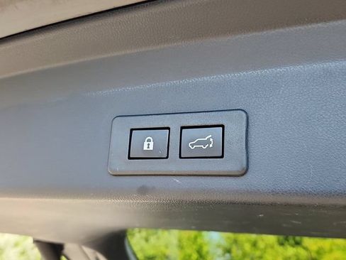 Used 2022 Subaru Ascent Touring AWD/4WD image 37