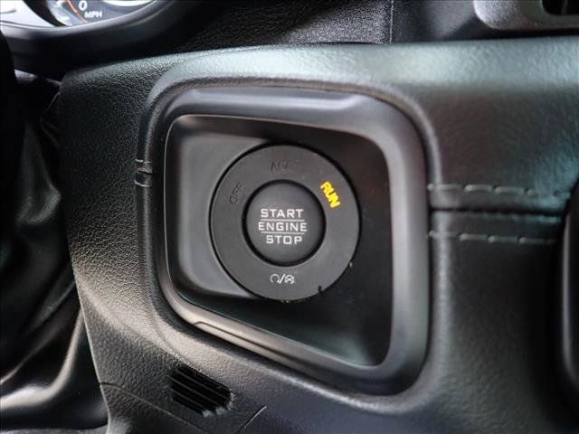 Used 2024 Jeep Gladiator Rubicon w/ Technology Group AWD/4WD image 17