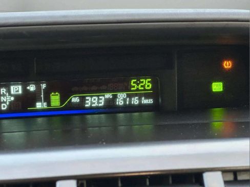 Used 2013 Toyota Prius V Five image 19