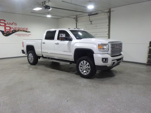 Used 2018 GMC Sierra 2500 Denali AWD/4WD image 5