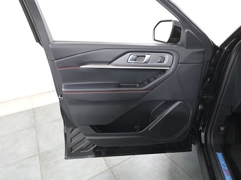 Used 2026 Ford Explorer ST-Line w/ ST-Line Street Pack image 8