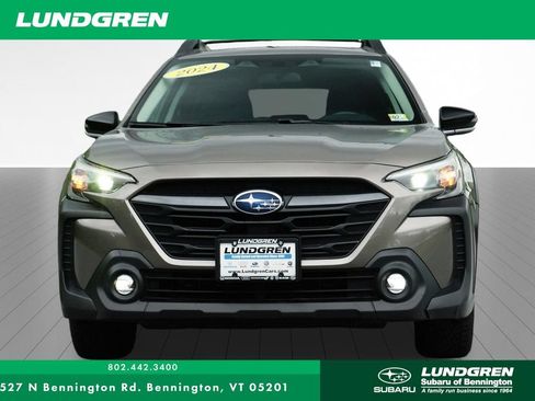 Used 2024 Subaru Outback Premium AWD/4WD image 32