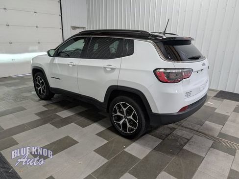 Used 2025 Jeep Compass Limited AWD/4WD image 2