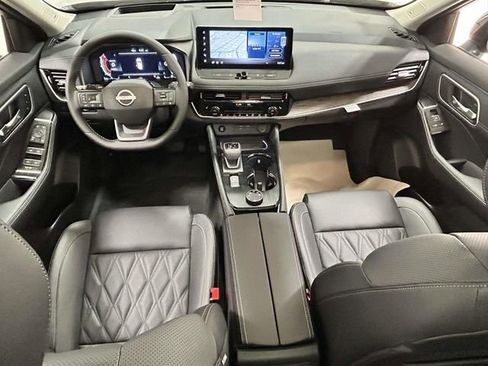 New 2026 Nissan Rogue Platinum image 9