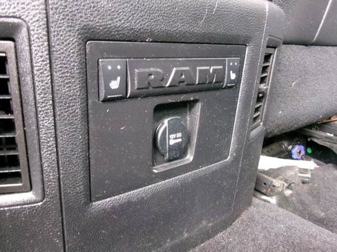 Used 2016 RAM 2500 Laramie w/ Snow Chief Group AWD/4WD image 28