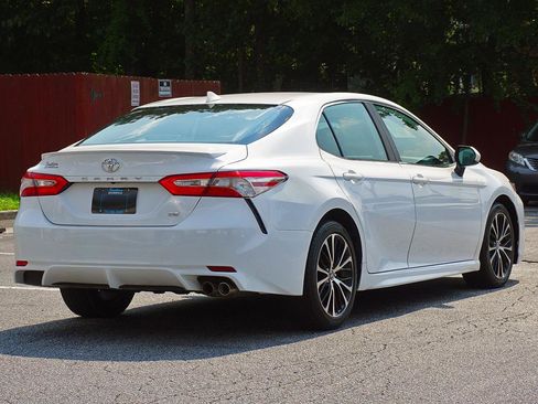 Used 2020 Toyota Camry SE FWD image 13