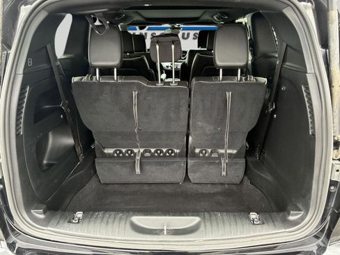 Used 2024 Chrysler Pacifica Limited w/ S Appearance Package AWD/4WD image 10