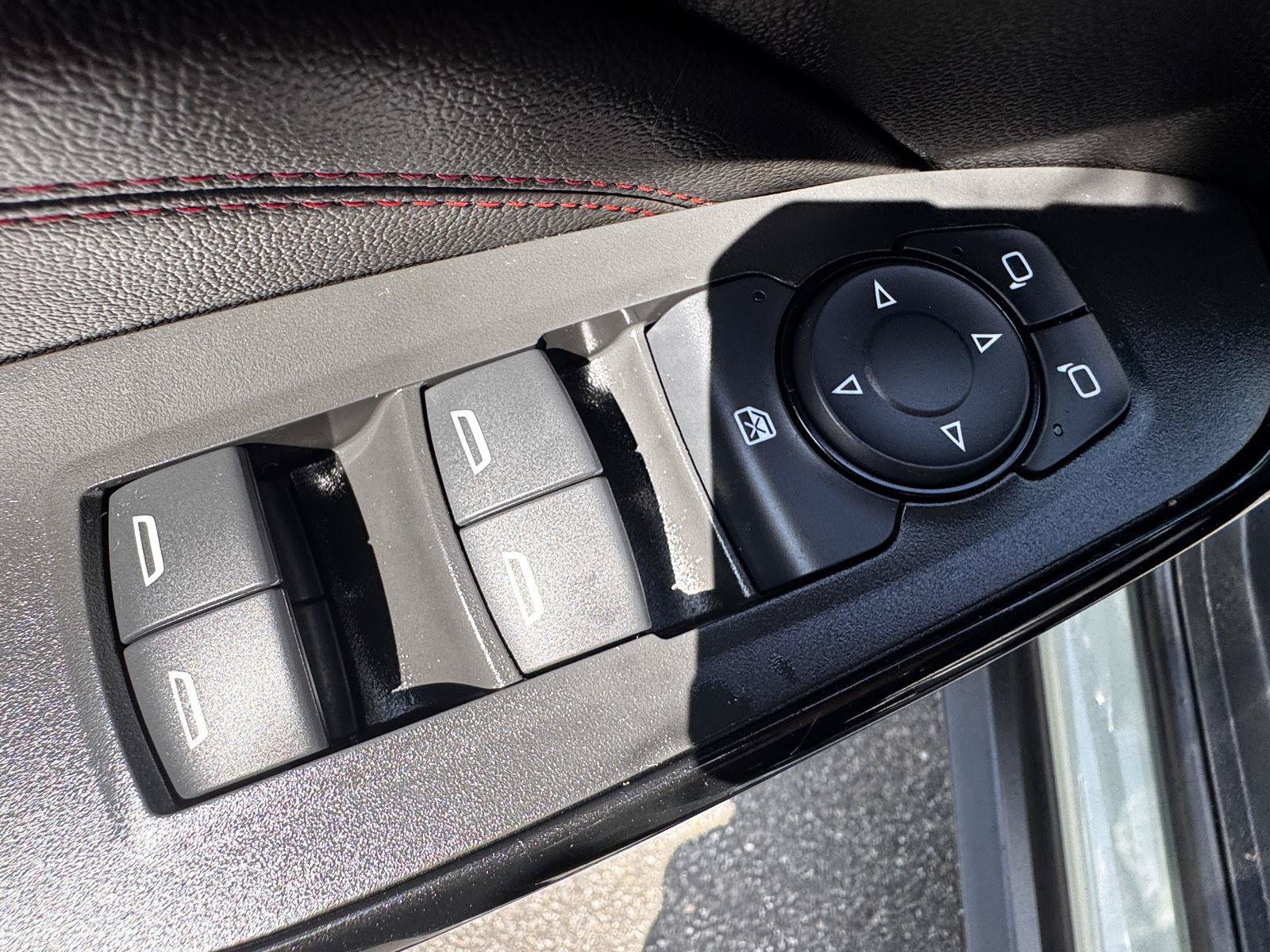 Certified 2024 Chevrolet Trax RS FWD image 17