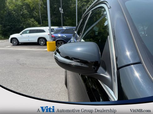 Used 2022 Mercedes-Benz GLB 250 4MATIC image 10