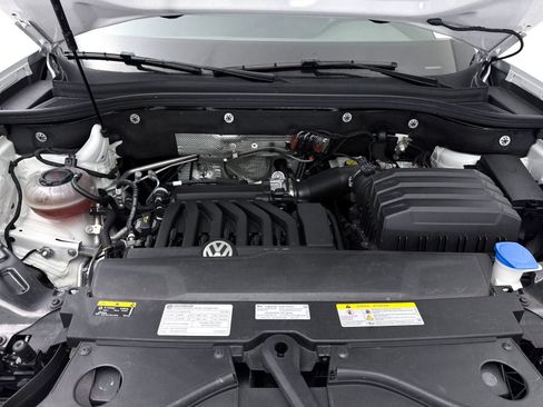 Used 2021 Volkswagen Atlas SE w/ Towing Package FWD image 7